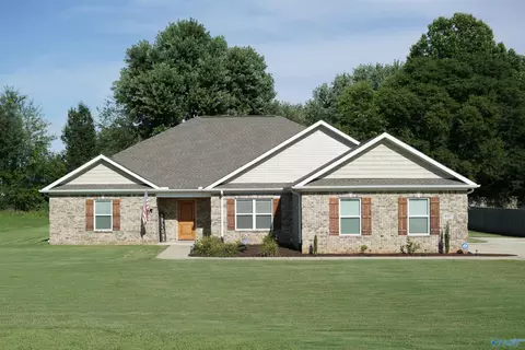 4007 Old Railroad Bed Rd, Harvest, AL 35749