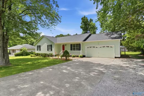 2515 Charity Ln, Hazel Green, AL 35750
