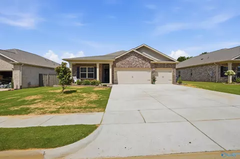 312 Sandy Oak Dr, Harvest, AL 35749