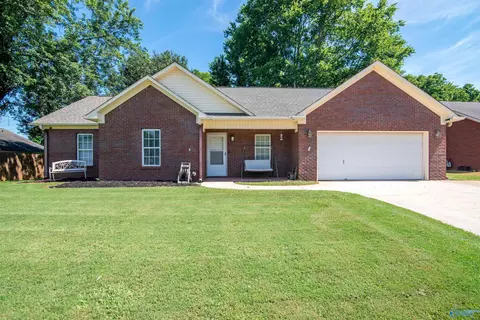 103 Cedar Bluff Ct, Harvest, AL 35749