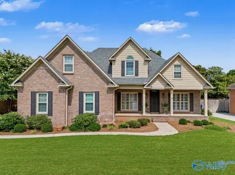 7103 Hayground Dr, Owens Cross Roads, AL 35763