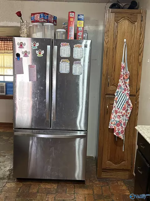 Kitchen - 603 Masterson Ave, Chickasaw, AL 36611 photo 4 of 5