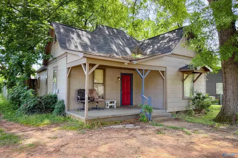 402 5th Ave SW, Decatur, AL 35601