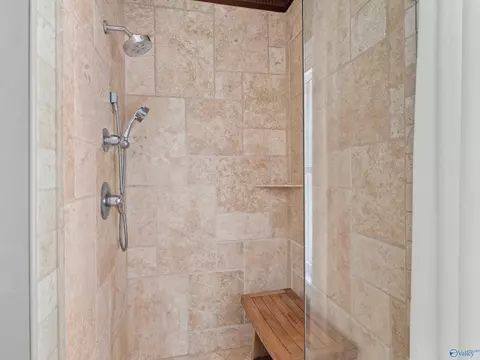 Bath - 273 Edmonds Dr, Grant, AL 35747 photo 3 of 4