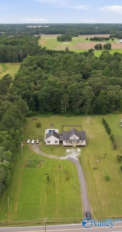 28279 Oak Grove Rd, Ardmore, AL 35739