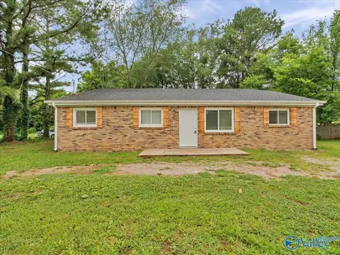 1907 Catchings Dr, Huntsville, AL 35806