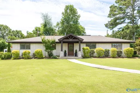 2407 13th St, Decatur, AL 35601