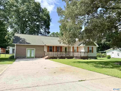 5415 Leigh Ave, Hokes Bluff, AL 35903