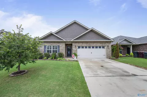 14697 Norfleet Dr, Athens, AL 35613