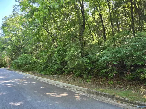 10144 Skylark Dr, Huntsville, AL 35803
