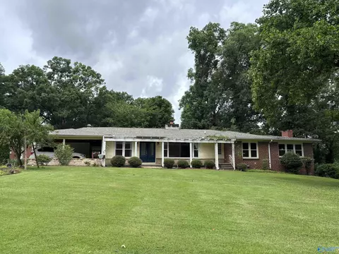 419 Country Club Dr, Gadsden, AL 35901