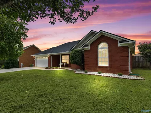 307 Antler Point Dr, New Market, AL 35761