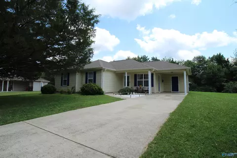 110 Lisa Michele Dr, Huntsville, AL 35811