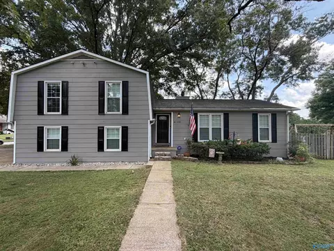 1208 Siniard Dr, Huntsville, AL 35803