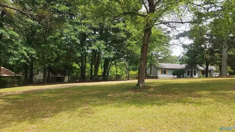 861 Scott Rd, Hazel Green, AL 35750