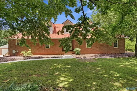103 Ce Lee Dr, Huntsville, AL 35806
