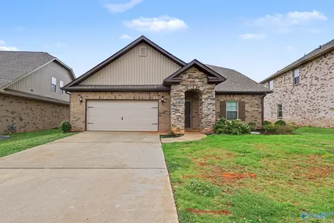 111 Rose Valley Dr, New Market, AL 35761