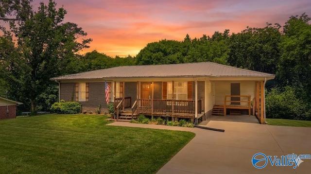 4708 Lloyd St, Guntersville, AL 35976