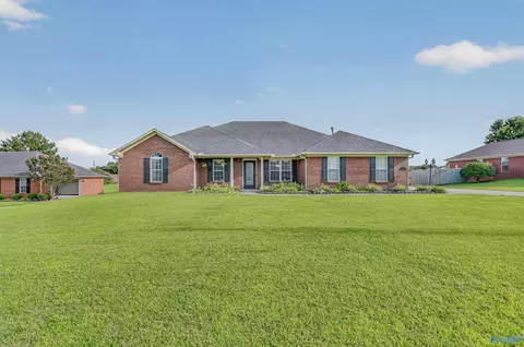 106 Stadia Cir, Harvest, AL 35749