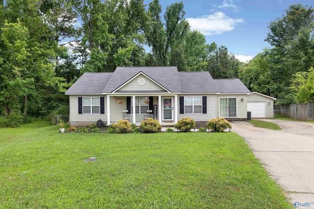 4 Robin Ct, Hartselle, AL 35640