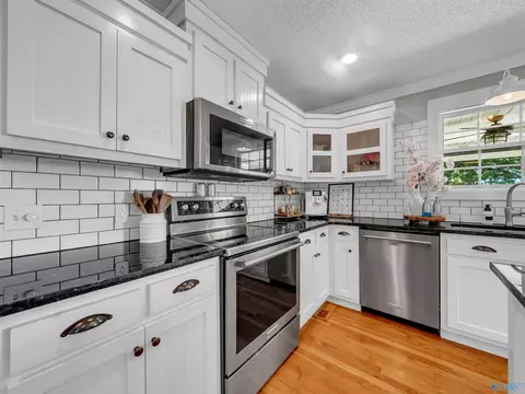 Kitchen - 504 County Road 411, Section, AL 35771 photo 5 of 6
