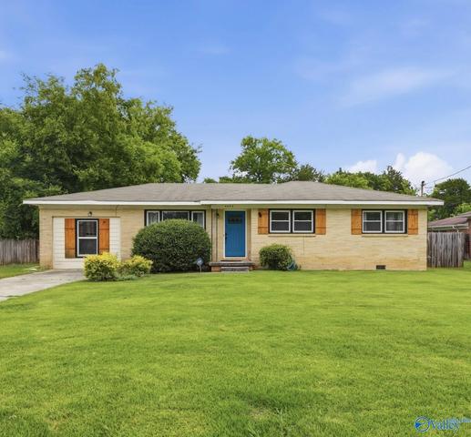 4036 Knollbrook Dr, Huntsville, AL 35810