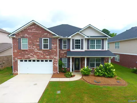 115 Harness Dr, Huntsville, AL 35806