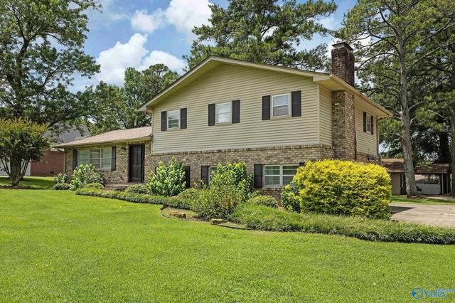 1201 Elm Cir, Albertville, AL 35950