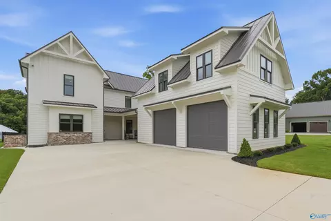 133 Anchor Ave, Guntersville, AL 35976