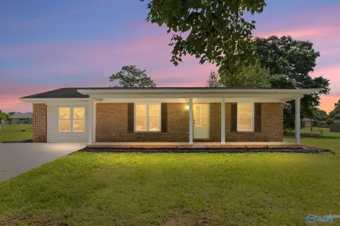 2119 Aretha St, Athens, AL 35611