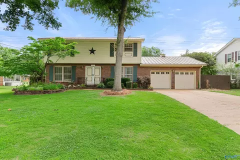 11203 Maplecrest Dr, Huntsville, AL 35803