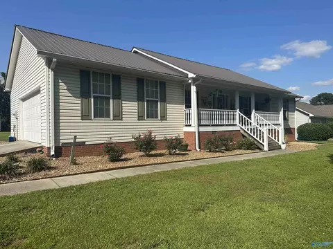710 Solitude Ave, Albertville, AL 35950