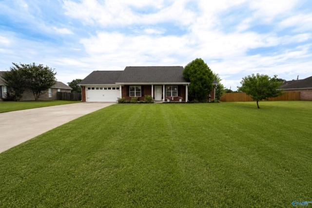 18344 Foxford Ln, Athens, AL 35613