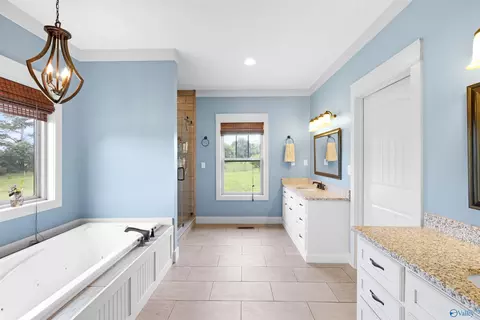Bath - 75 Smith Rd, Arab, AL 35016 photo 2 of 6