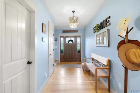 Entry Way - 75 Smith Rd, Arab, AL 35016 photo 2 of 5