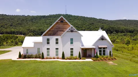 372 Old Big Cove Rd, Brownsboro, AL 35741