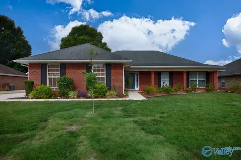 136 Robin Song Ln, Harvest, AL 35749