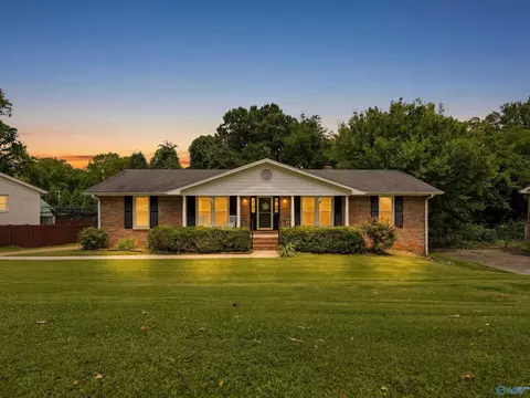 7613 Fleming Hills Dr, Huntsville, AL 35802