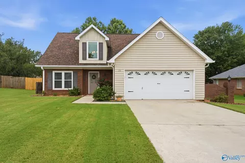 128 Park Meadow Dr, Madison, AL 35758