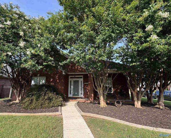 1020 Brookshire Ln, Decatur, AL 35601