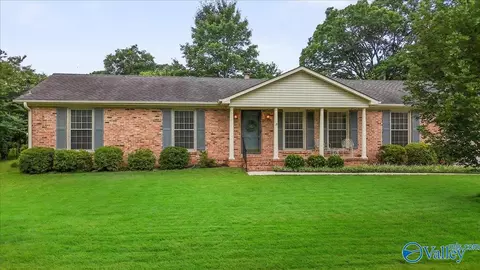 7208 Hickory Hill Ln, Huntsville, AL 35802