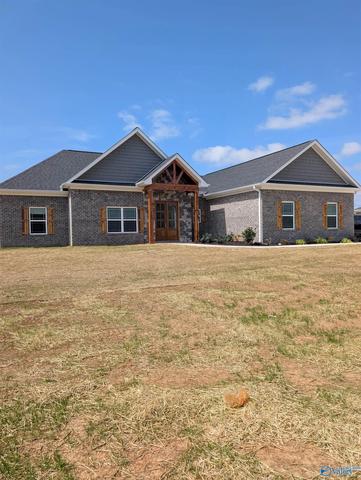 114 Treva Ln, Hazel Green, AL 35750