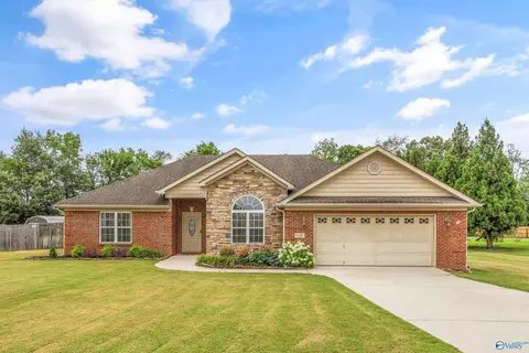 120 Bucks Pocket Dr, New Market, AL 35761