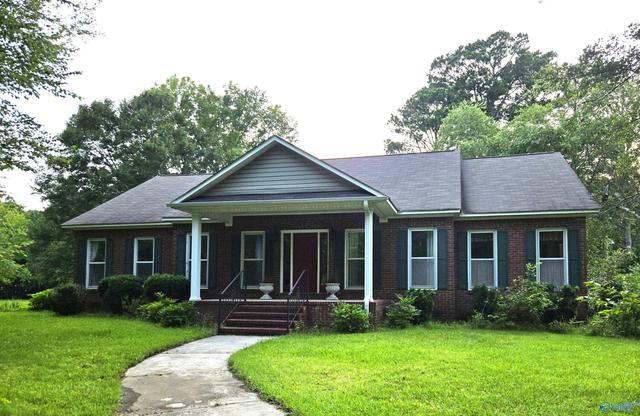 1104 Beverly St, Hartselle, AL 35640