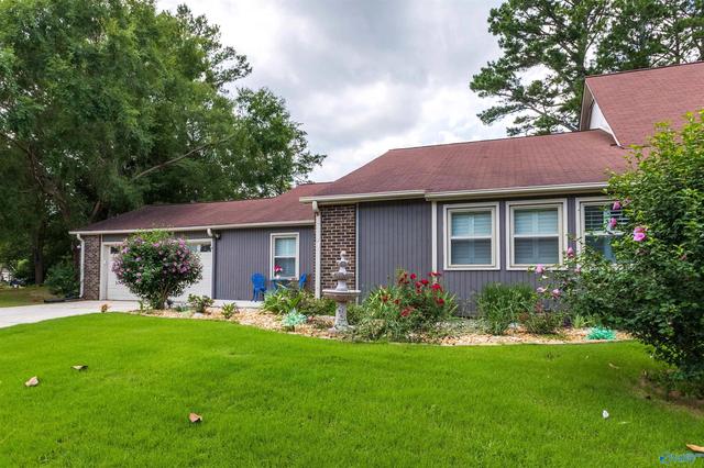 301 Autumn Ln, Madison, AL 35758