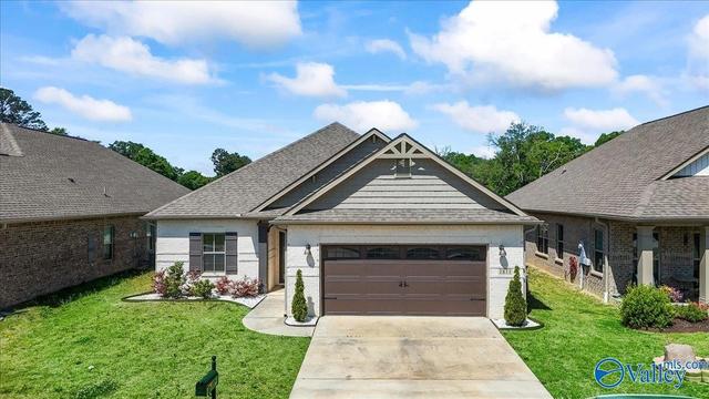 1811 Shadowbrook Ln, Cullman, AL 35055