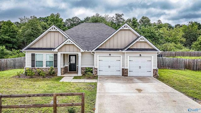 658 5th St, Arab, AL 35016