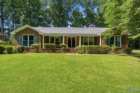 107 Brookwood Dr, Athens, AL 35613
