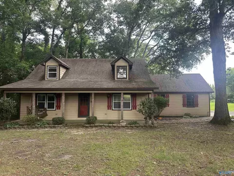 1809 Parker Rd, Hartselle, AL 35640