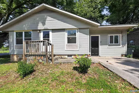 3220 Delia Ln, Huntsville, AL 35810